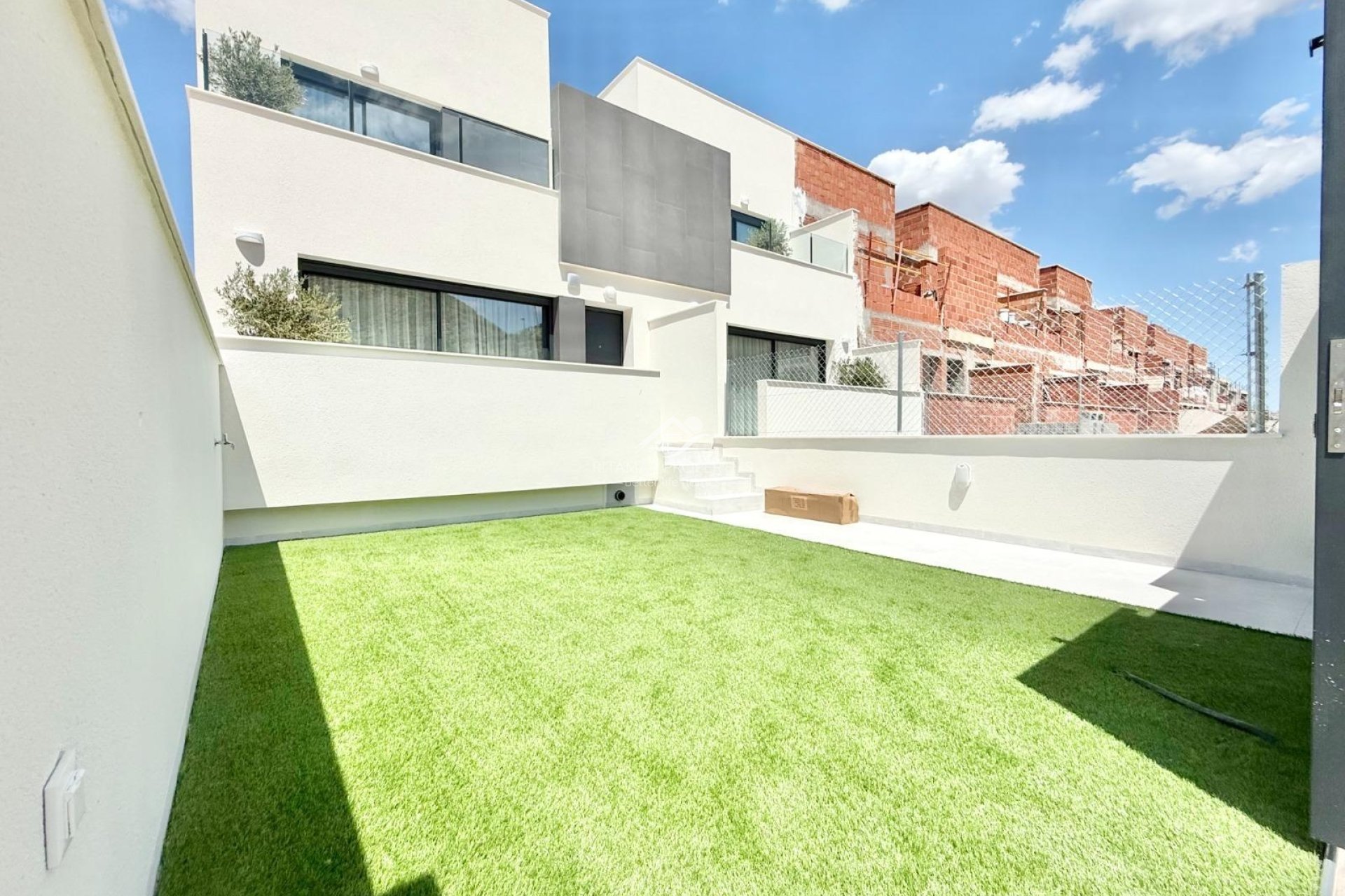 New build - Town House - Cox - San Fernando