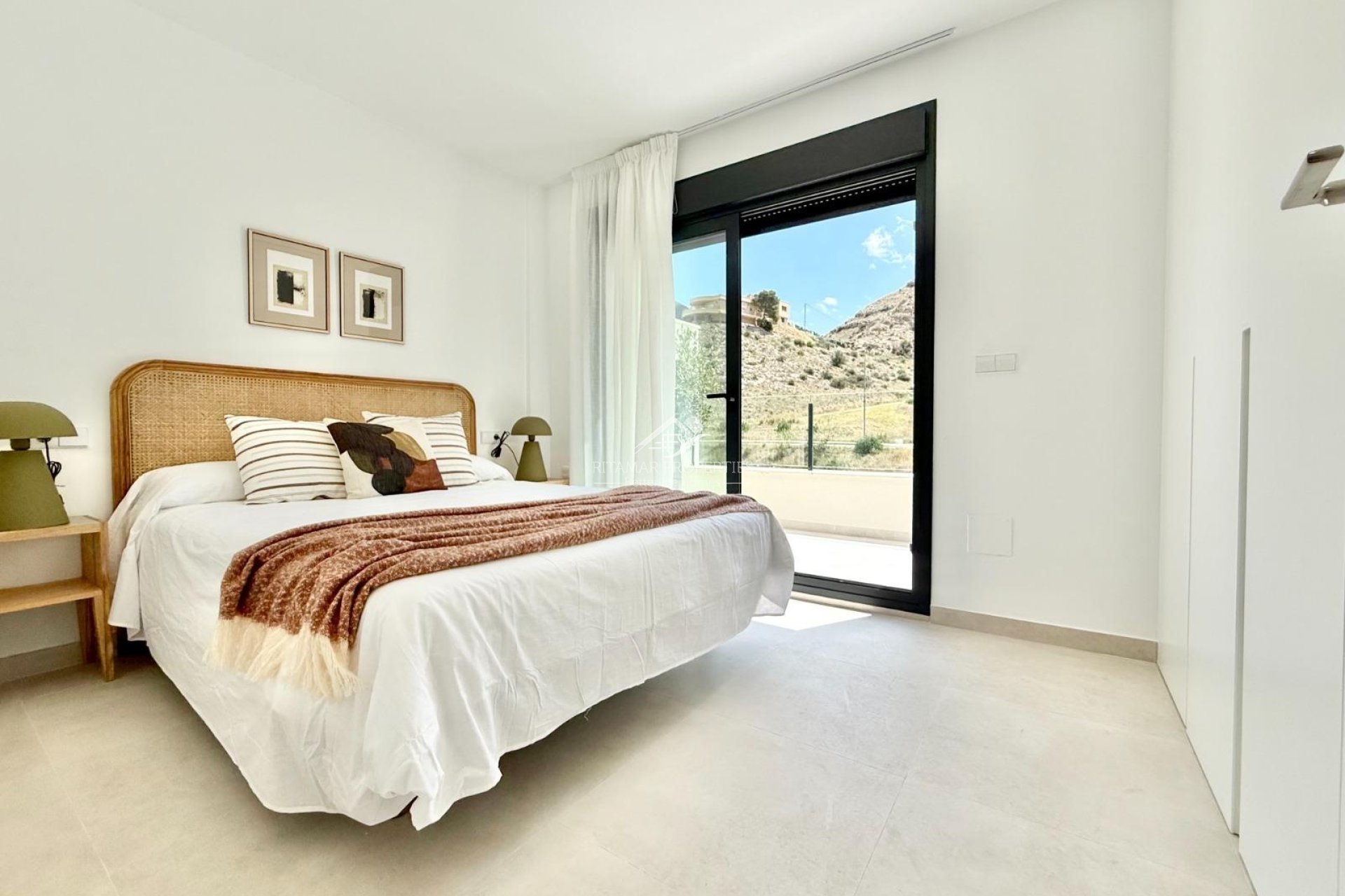 New build - Town House - Cox - San Fernando