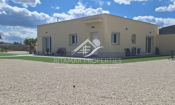 Resale - Villa - Pinoso