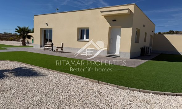 Resale - Villa - Pinoso