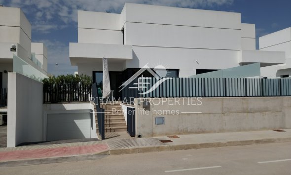 Semi-Detached Villa - Resale - Dolores -
                Dolores