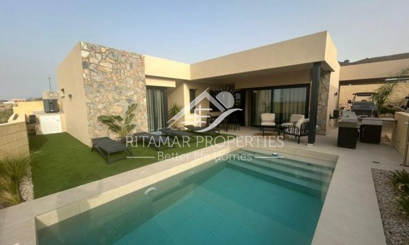 Villa - Resale - Baños y Mendigo -
                Altaona Golf