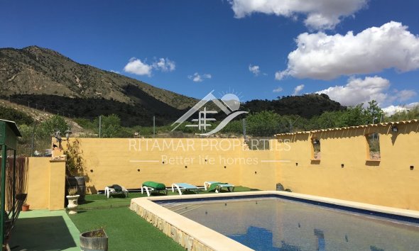 Villa - Resale - Pinoso -
                Pinoso
