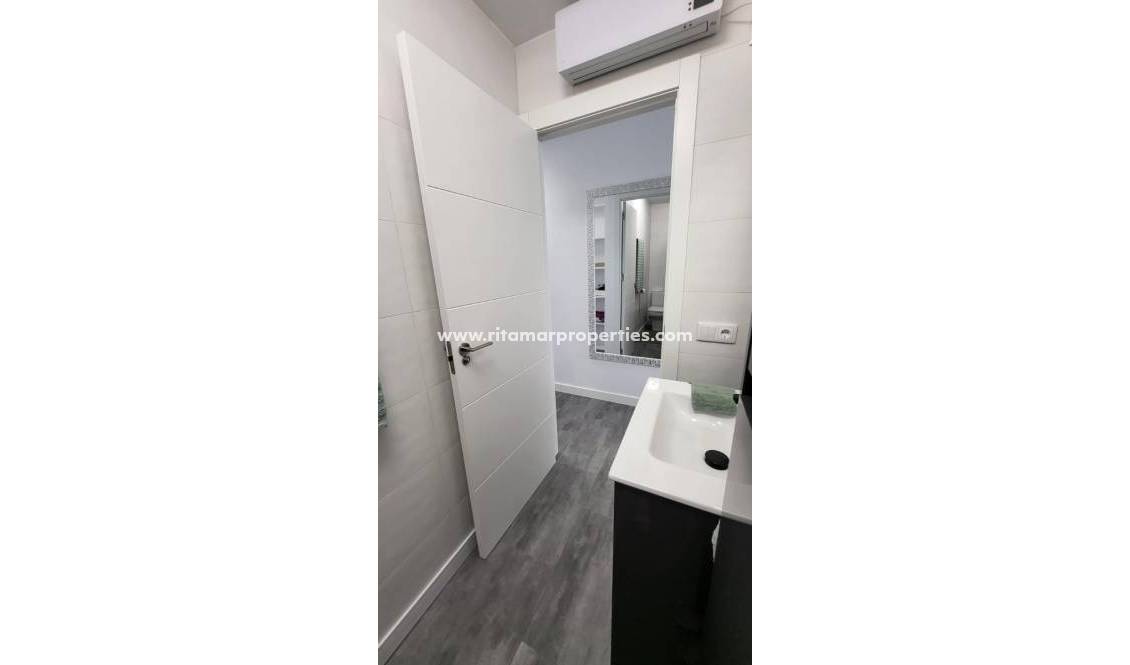 Sale - Apartment - Torrevieja - La Mata