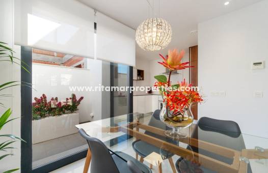 - Villa - Los Montesinos - La Herrada