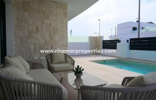 Neubau - Villa - Dolores - polideportivo