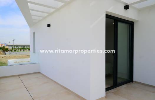 Neubau - Villa - Dolores - polideportivo