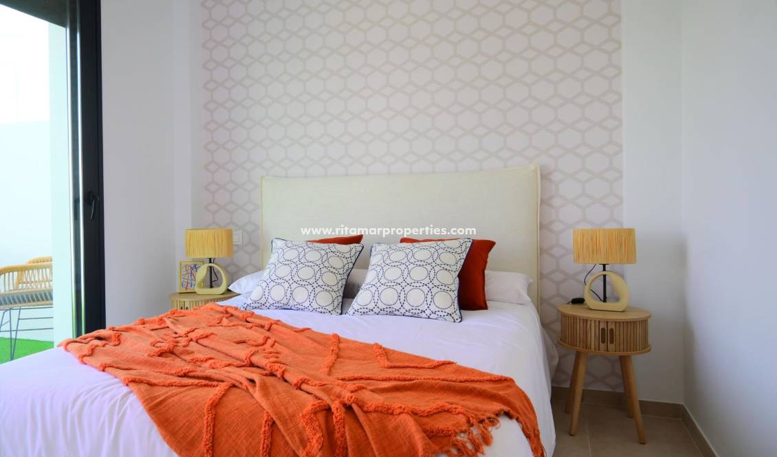 Neubau - Villa - Dolores - polideportivo