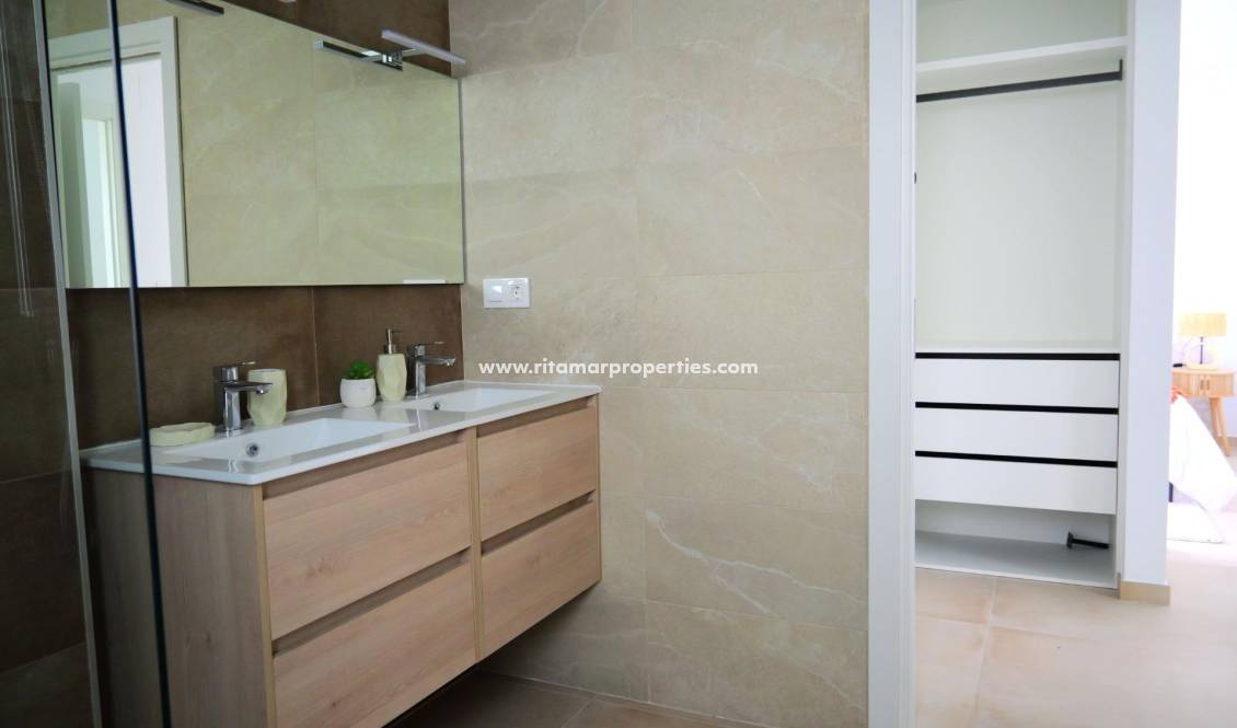 Neubau - Villa - Dolores - polideportivo