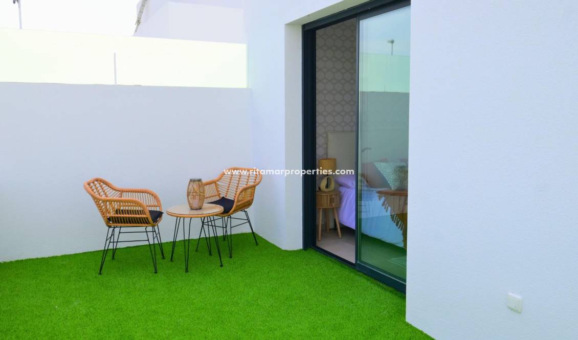 Neubau - Villa - Dolores - polideportivo