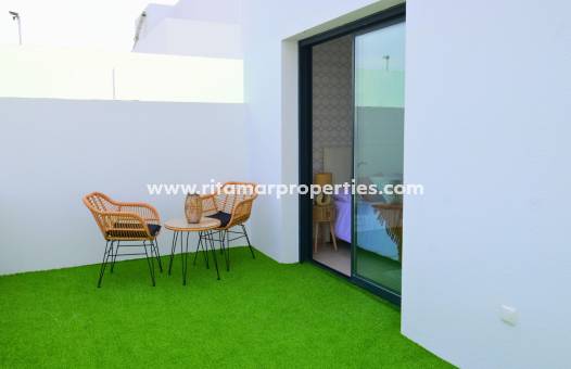 Neubau - Villa - Dolores - polideportivo