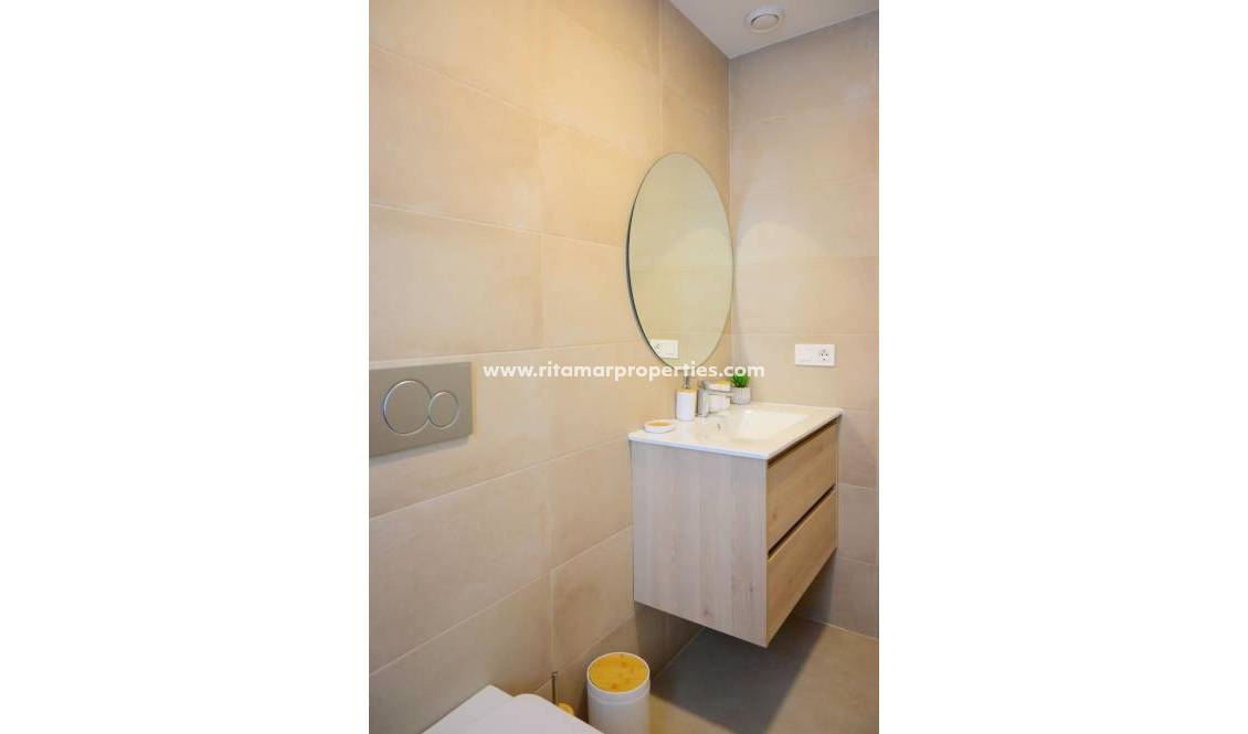 Neubau - Villa - Dolores - polideportivo