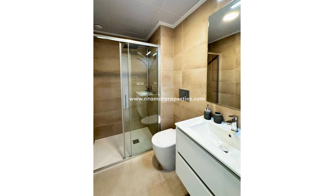 Neubau - Villa - Dolores - polideportivo