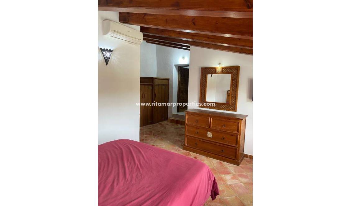 Weiterverkauf - Villa - Pinoso