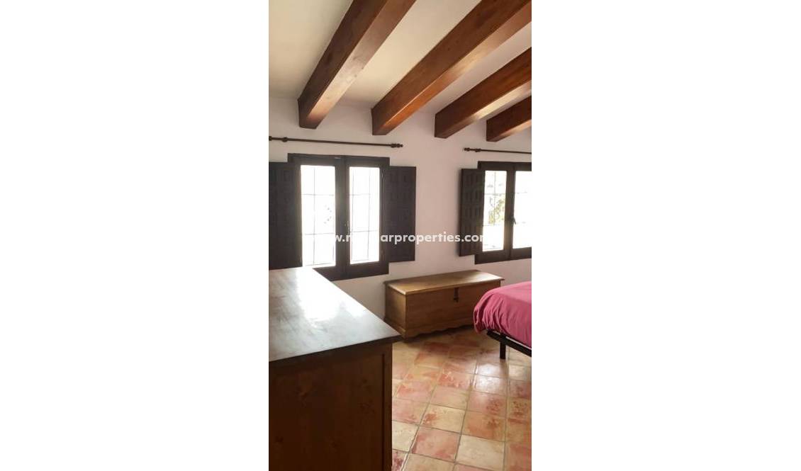 Weiterverkauf - Villa - Pinoso