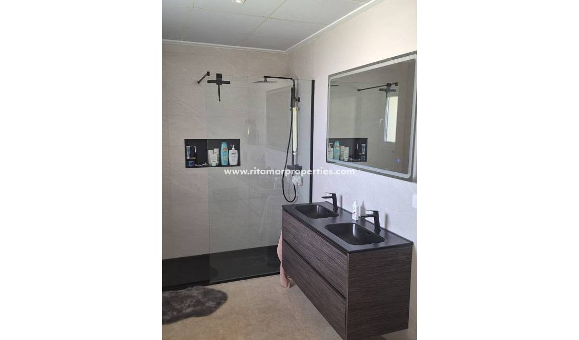 Sale - Villa - Pinoso