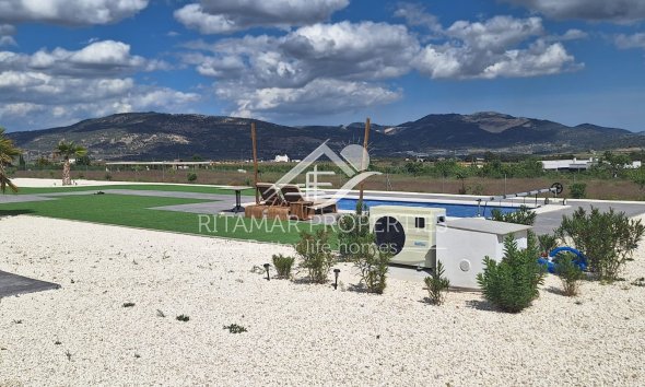 Resale - Villa - Pinoso