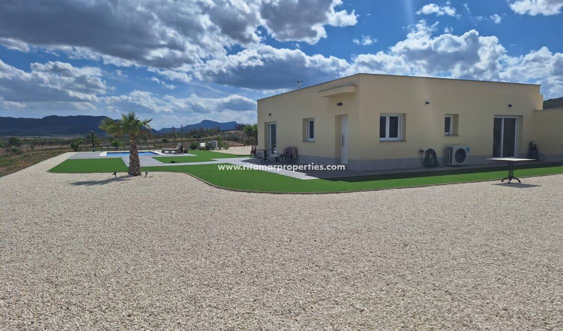 Sale - Villa - Pinoso