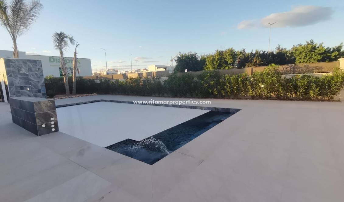  - Villa - Los Montesinos - La Herrada