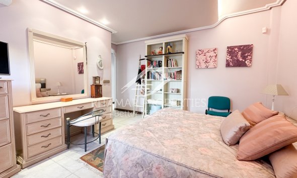 Resale - Villa - La Mata