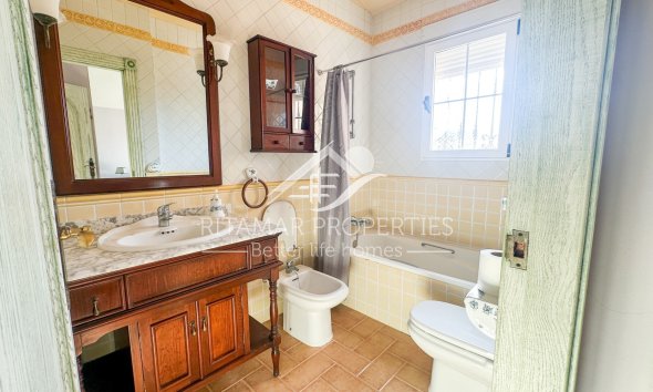 Resale - Villa - La Mata