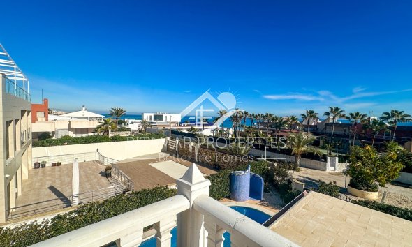 Resale - Villa - La Mata