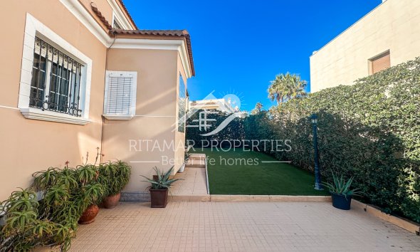 Resale - Villa - La Mata