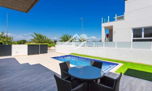 Neubau - Quad House - Daya Nueva - Centro