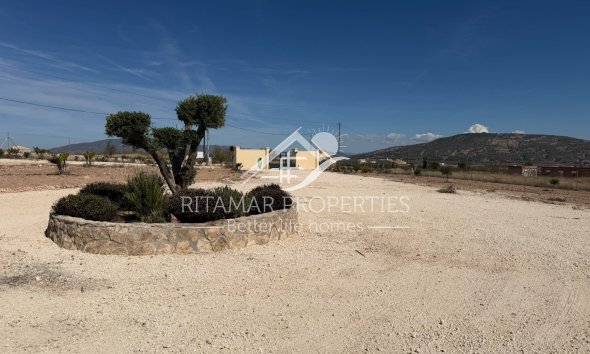 Resale - Villa - Pinoso