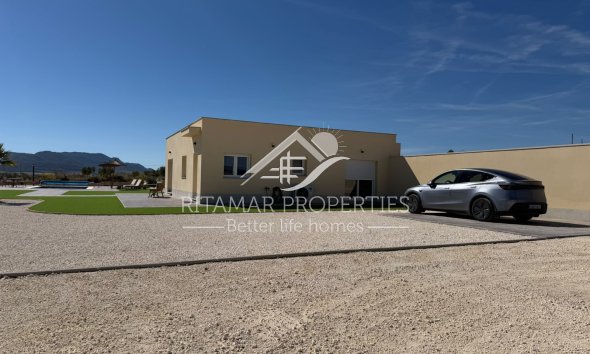Resale - Villa - Pinoso