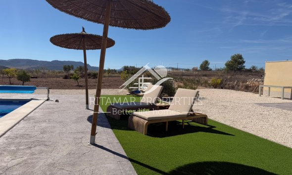 Resale - Villa - Pinoso