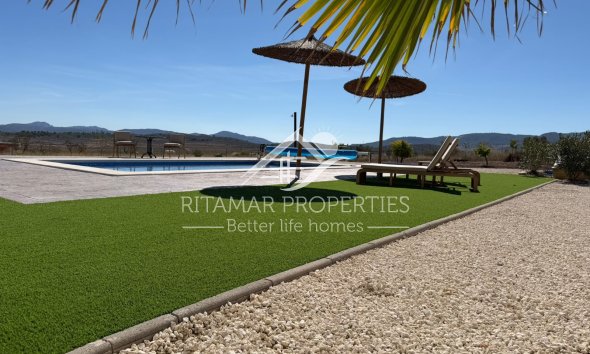 Resale - Villa - Pinoso