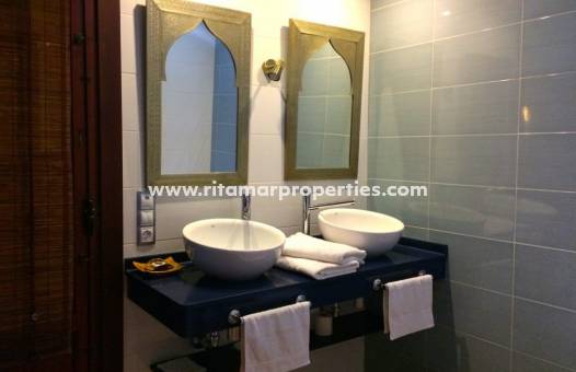 Sale - Villa - Adra