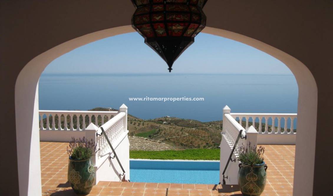Sale - Villa - Adra
